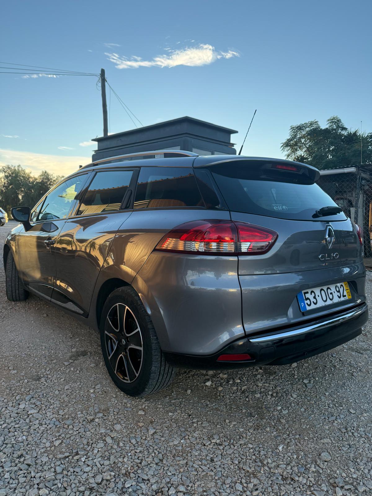 RENAULT RENAULT Clio Limited Edition (2013)