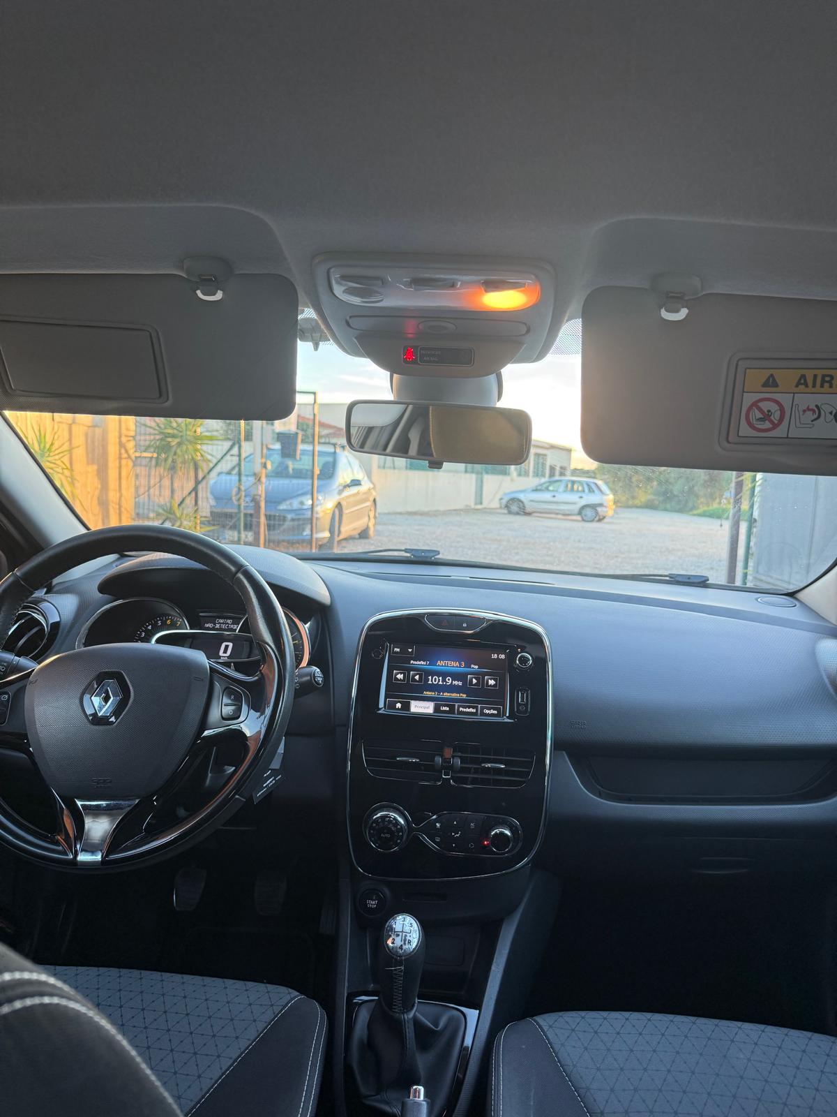 RENAULT RENAULT Clio Limited Edition (2013)