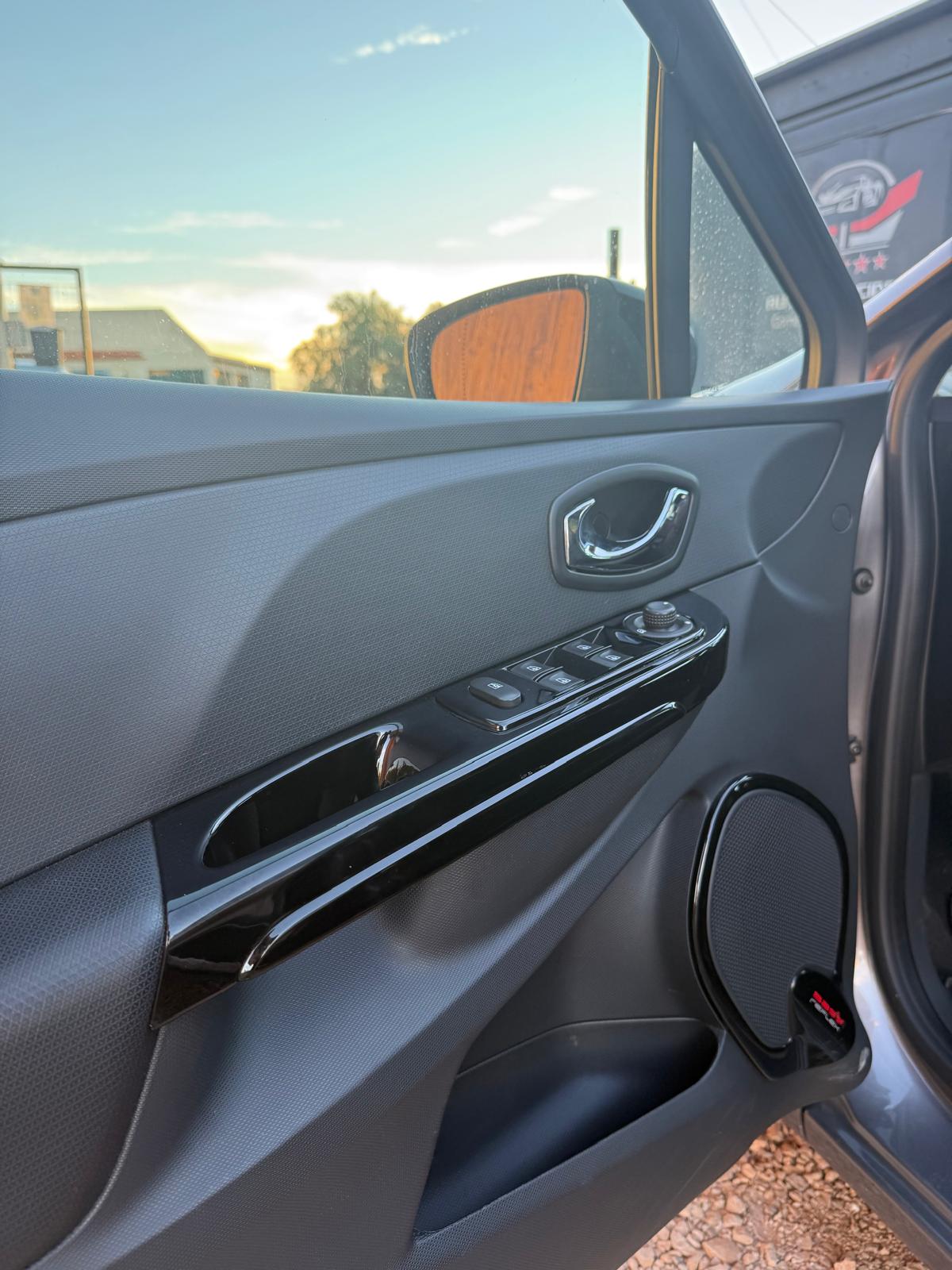 RENAULT RENAULT Clio Limited Edition (2013)