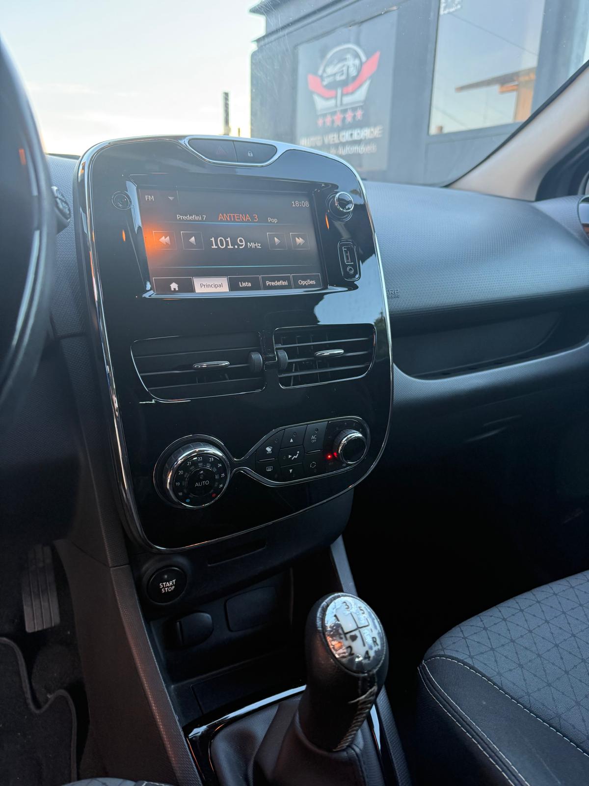 RENAULT RENAULT Clio Limited Edition (2013)