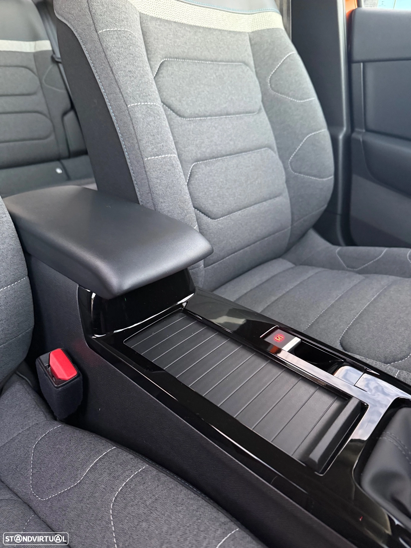 CITROËN CITROËN C4 Pure Tech 130 Stop&Start SHINE (2022)
