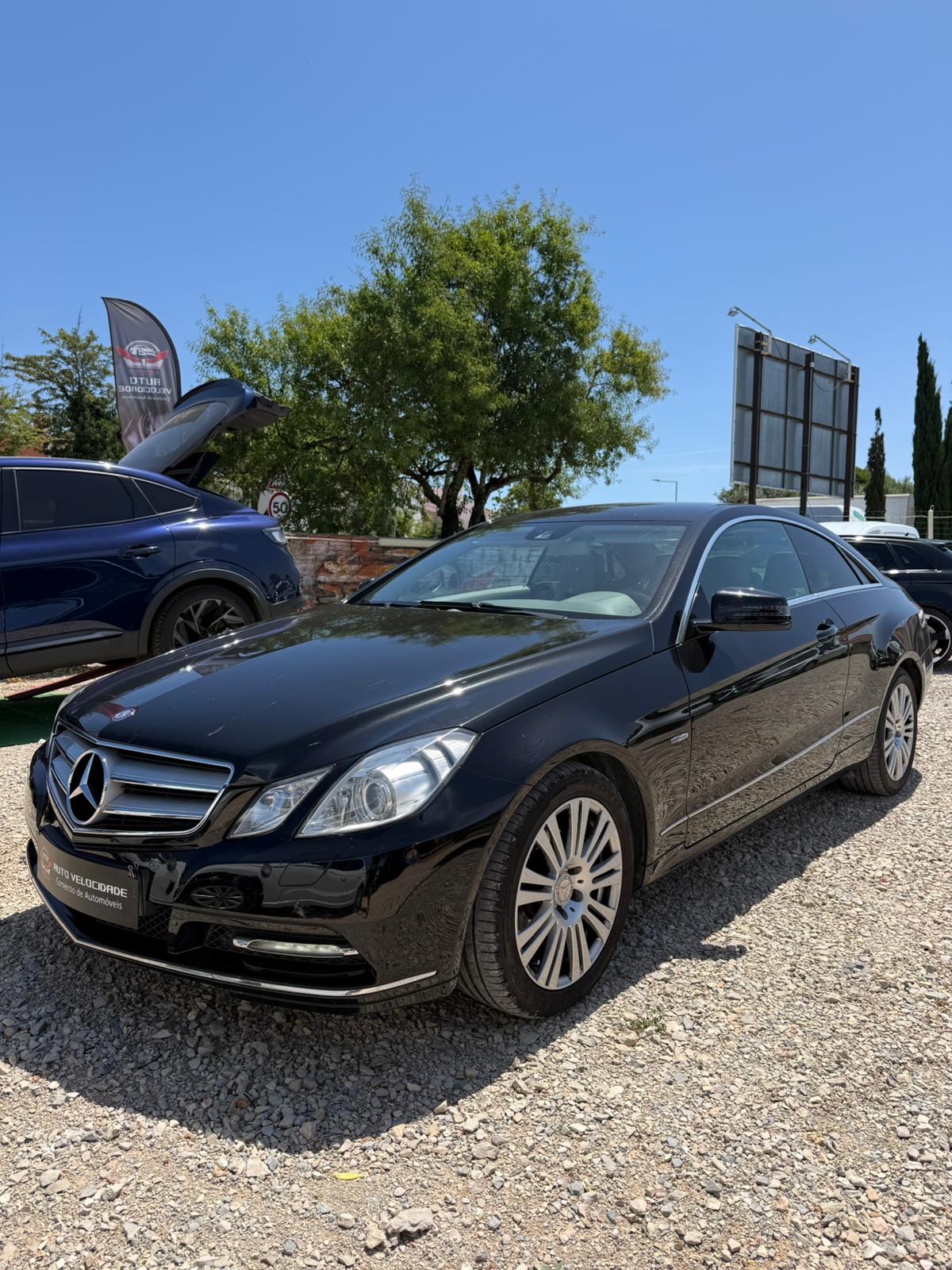 MERCEDES-BENZ MERCEDES-BENZ E 200 BlueEFFICIENCY (2011)