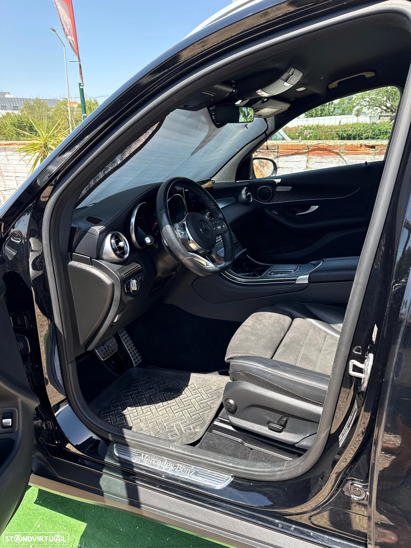 MERCEDES-BENZ MERCEDES-BENZ GLC 300e 4MATIC (2020)