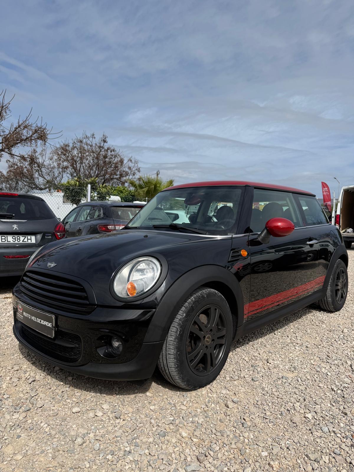 MINI MINI Cooper 1.6 (2011)