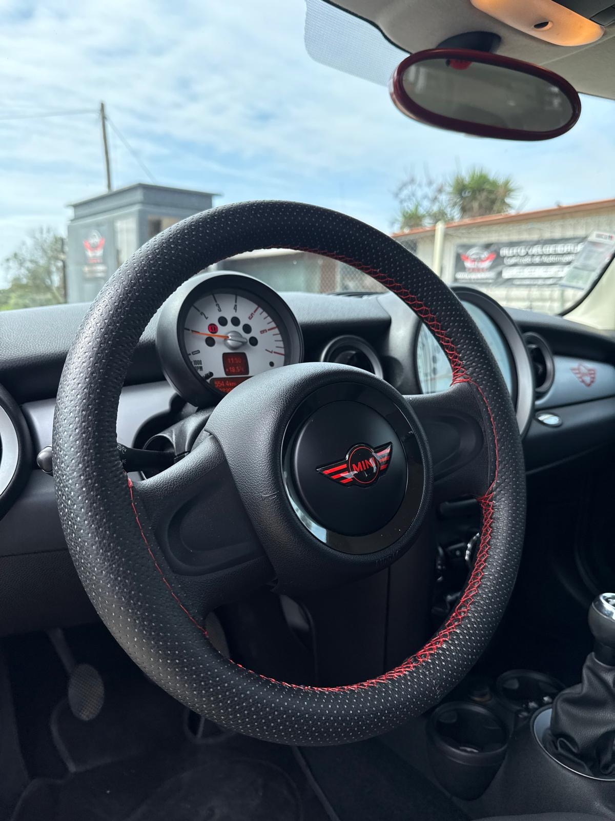 MINI MINI Cooper 1.6 (2011)