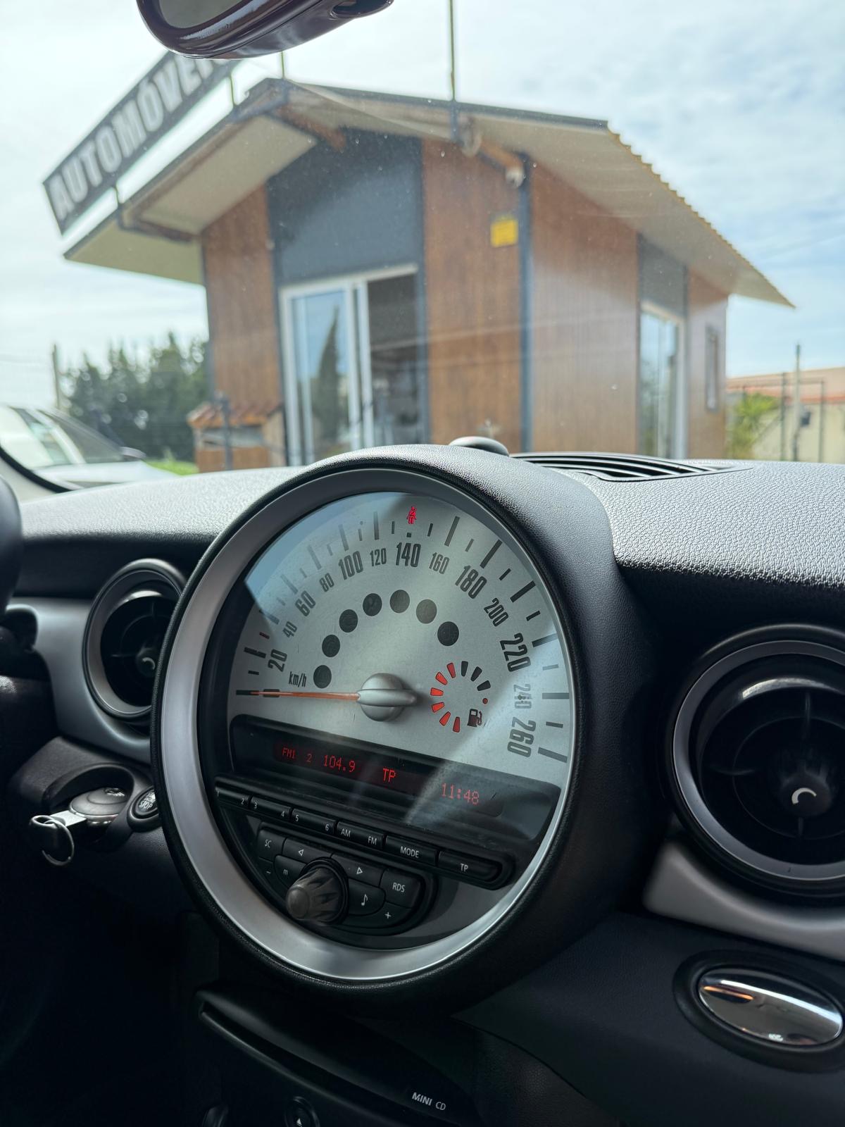 MINI MINI Cooper 1.6 (2011)