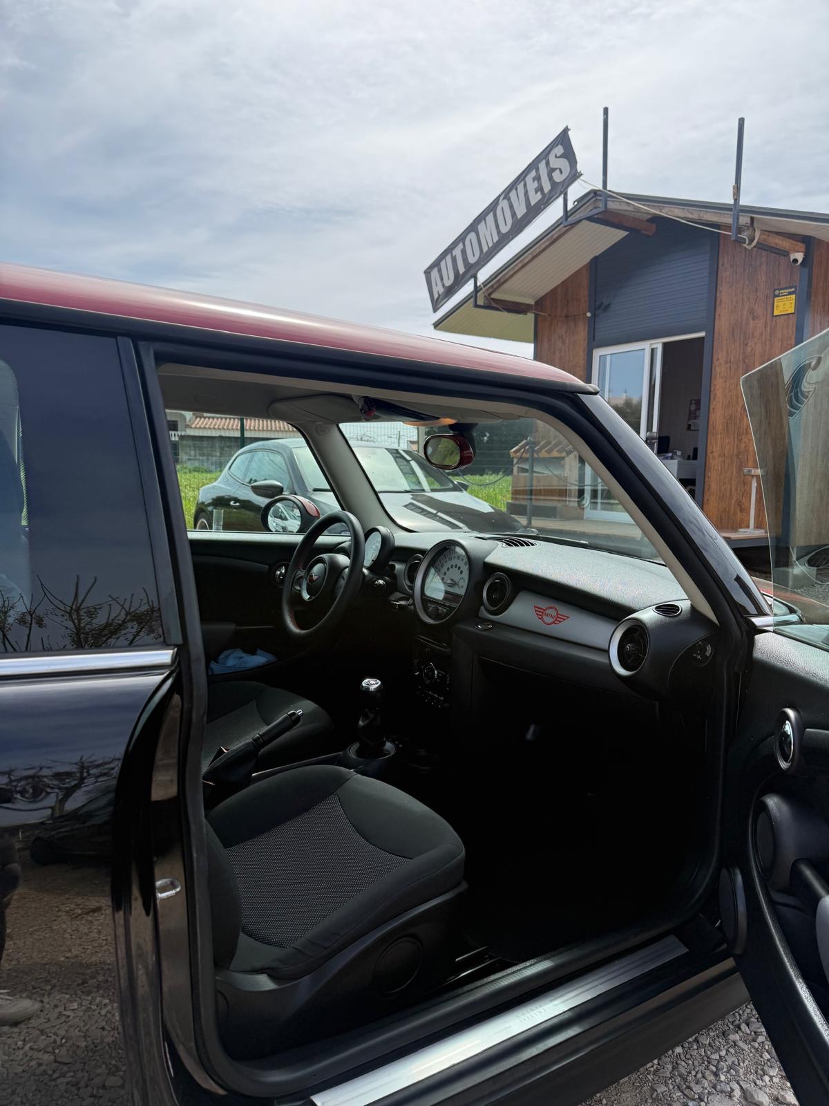 MINI MINI Cooper 1.6 (2011)