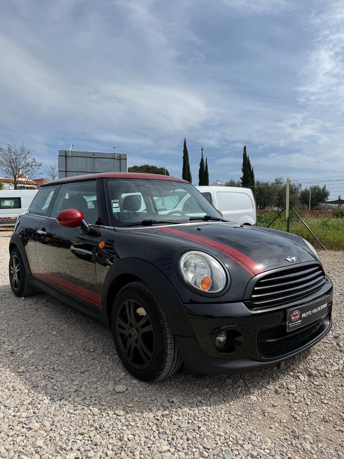MINI MINI Cooper 1.6 (2011)