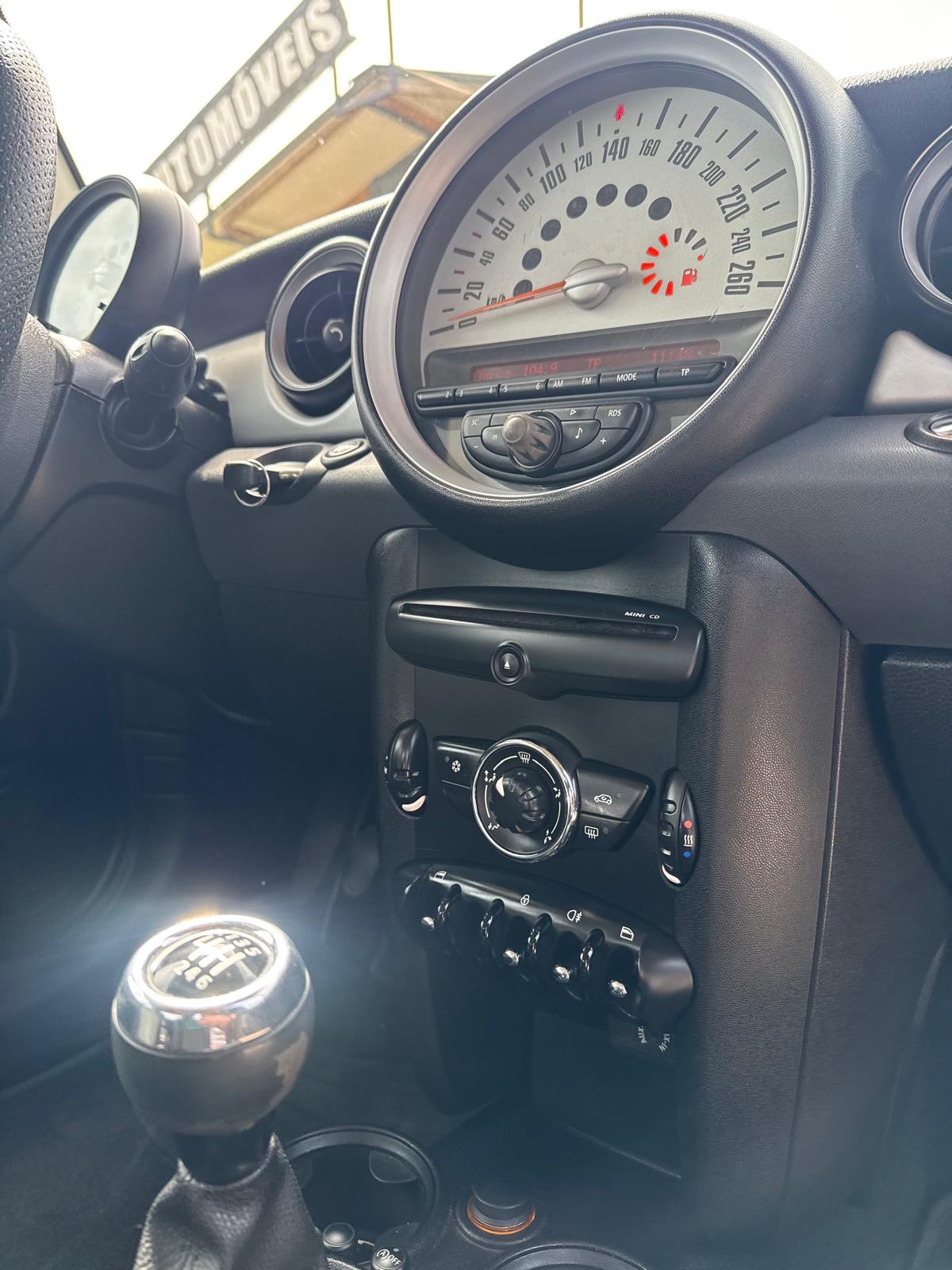 MINI MINI Cooper 1.6 (2011)