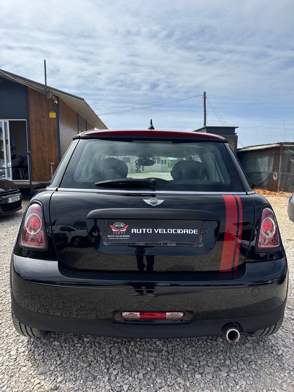 MINI MINI Cooper 1.6 (2011)