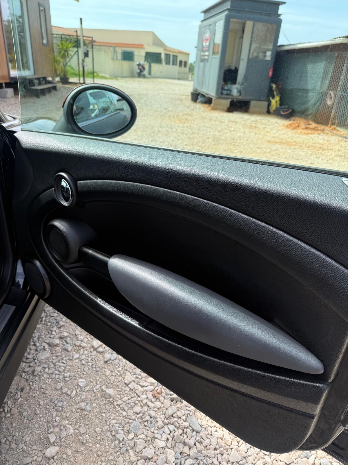 MINI MINI Cooper 1.6 (2011)