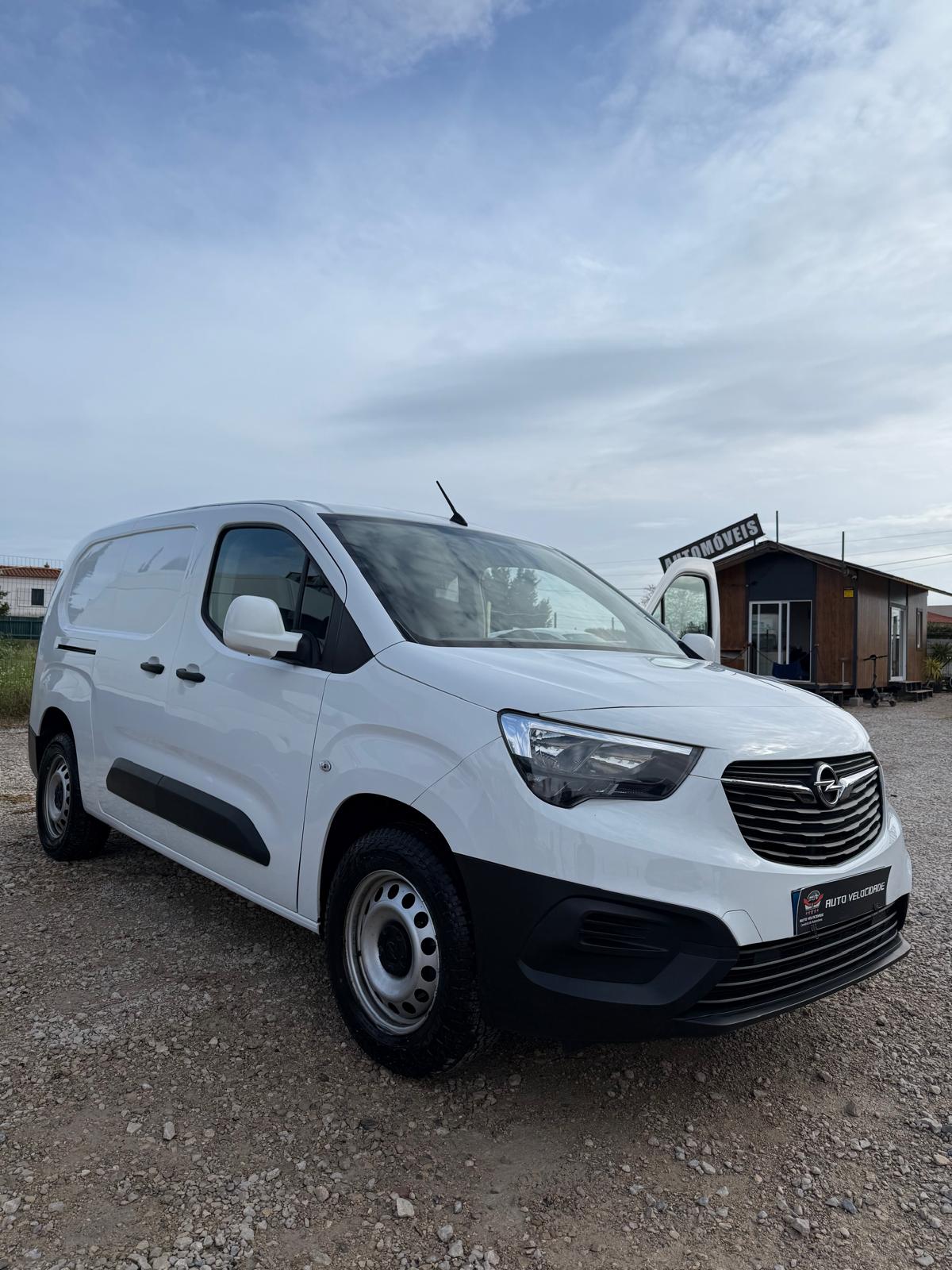 OPEL OPEL Combi 1.5 (2021)