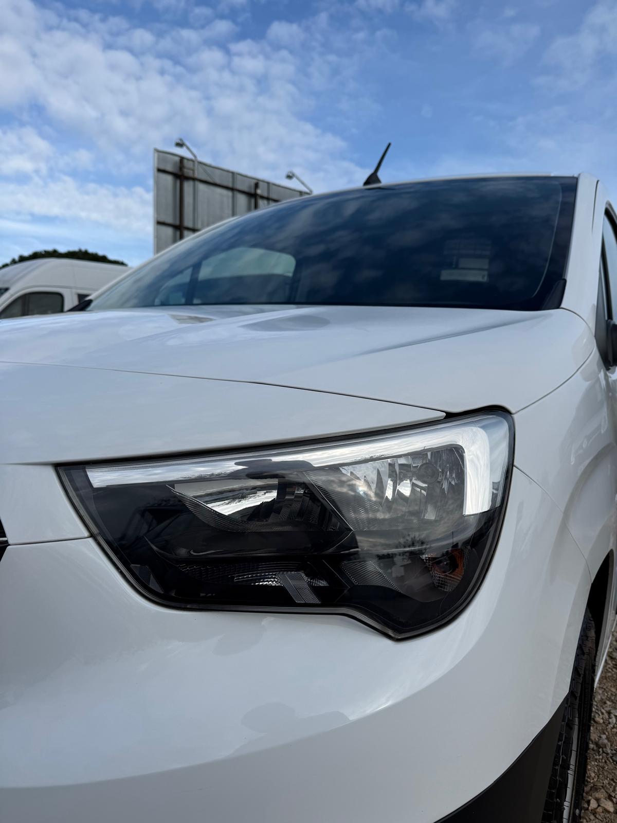 OPEL OPEL Combi 1.5 (2021)