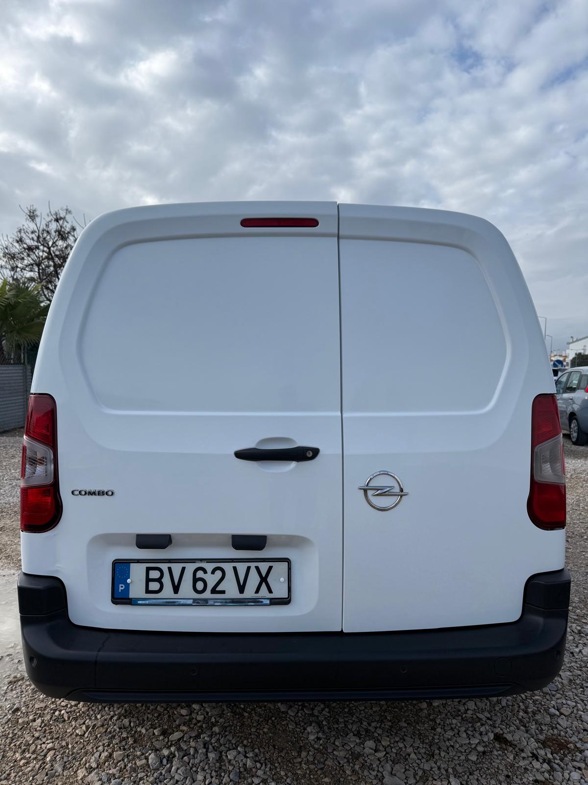 OPEL OPEL Combi 1.5 (2021)