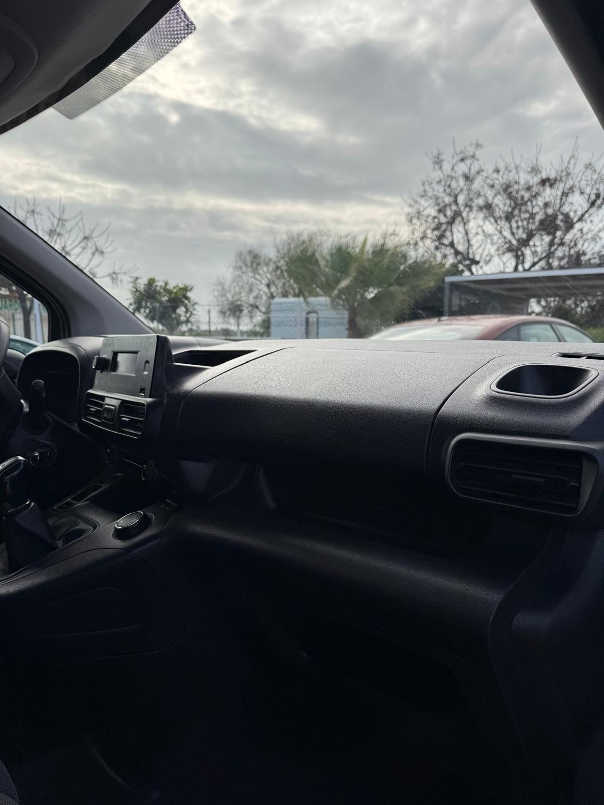 OPEL OPEL Combi 1.5 (2021)