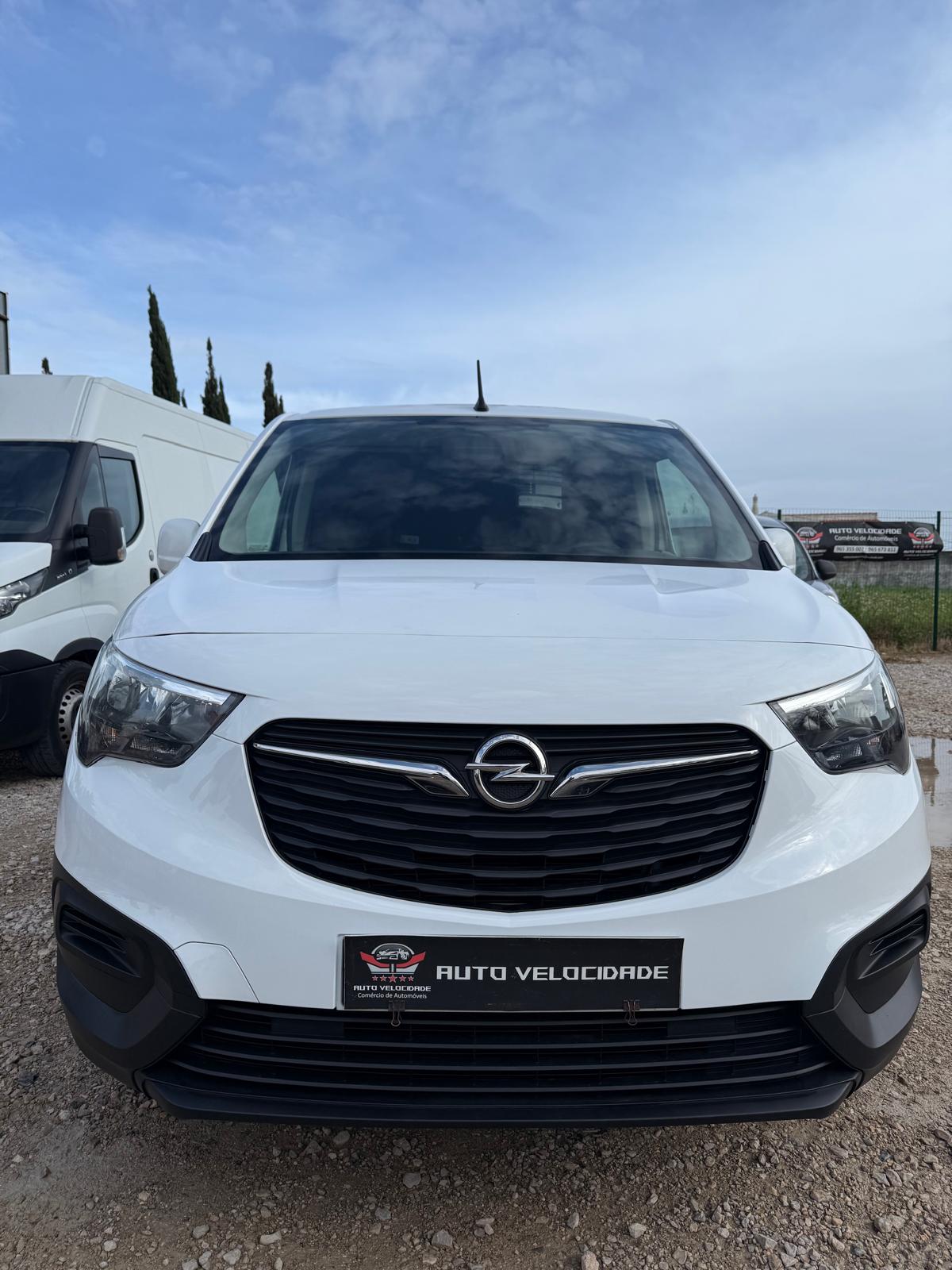 OPEL OPEL Combi 1.5 (2021)