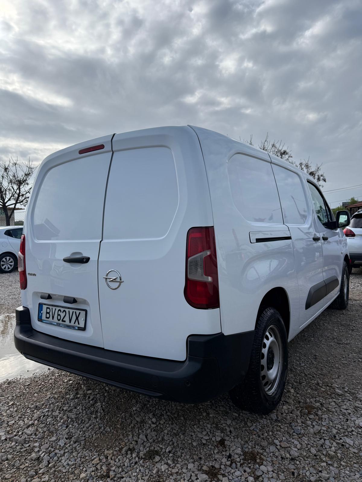 OPEL OPEL Combi 1.5 (2021)