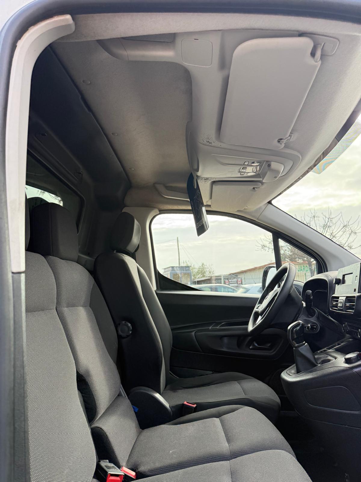 OPEL OPEL Combi 1.5 (2021)