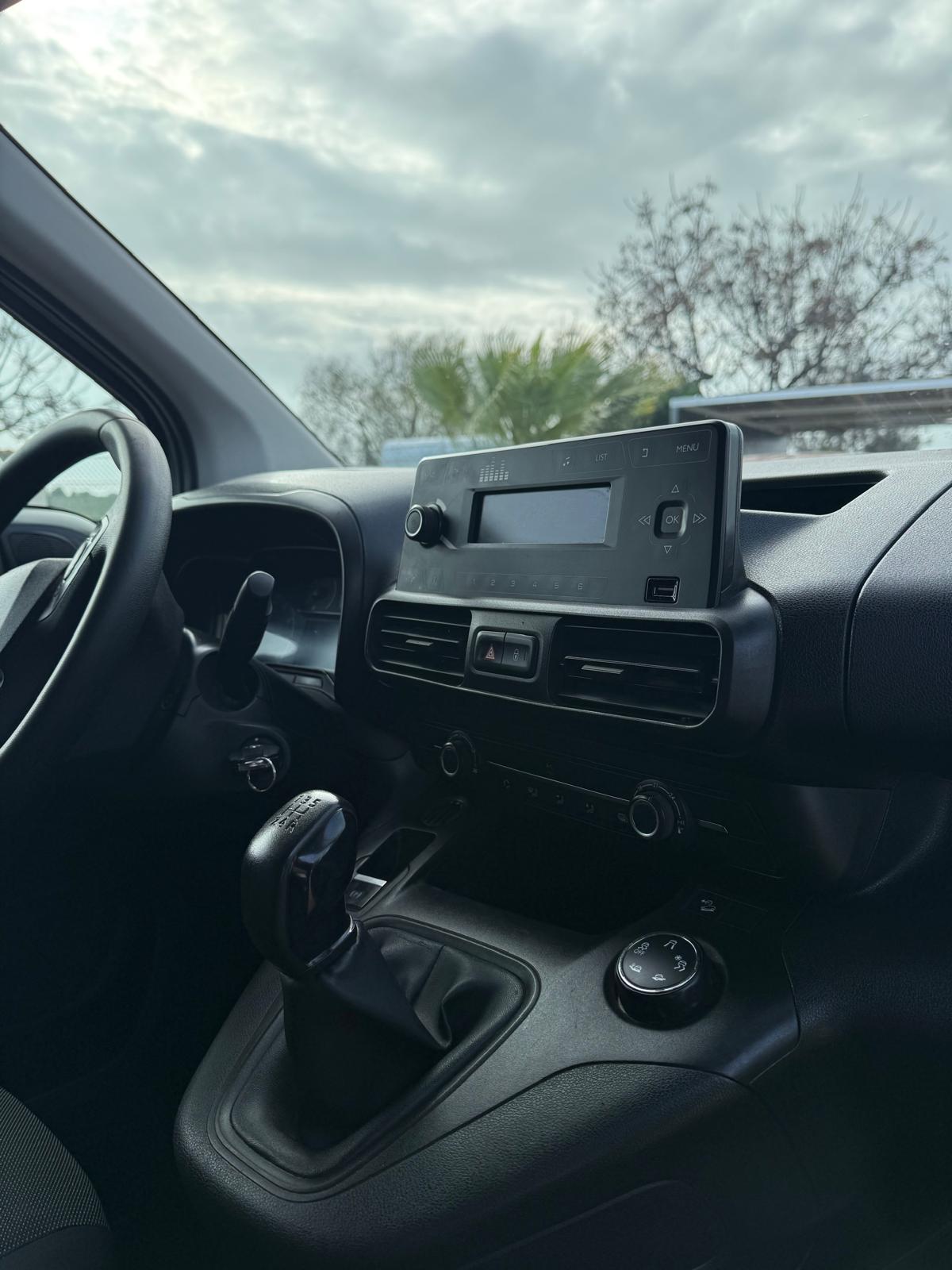 OPEL OPEL Combi 1.5 (2021)