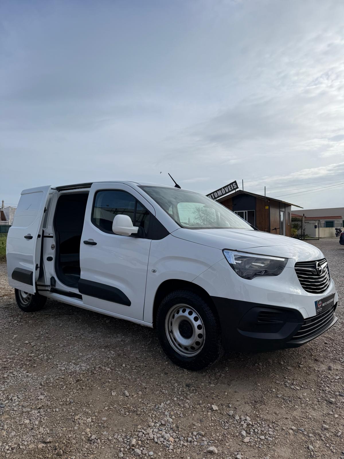 OPEL OPEL Combi 1.5 (2021)