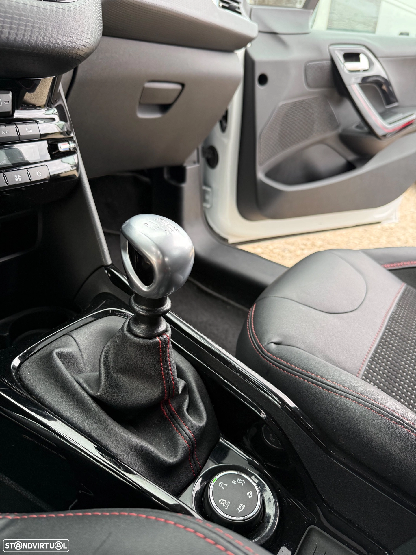 PEUGEOT PEUGEOT 2008 PureTech 130 Stop&Start GT-Line Edition (2018)