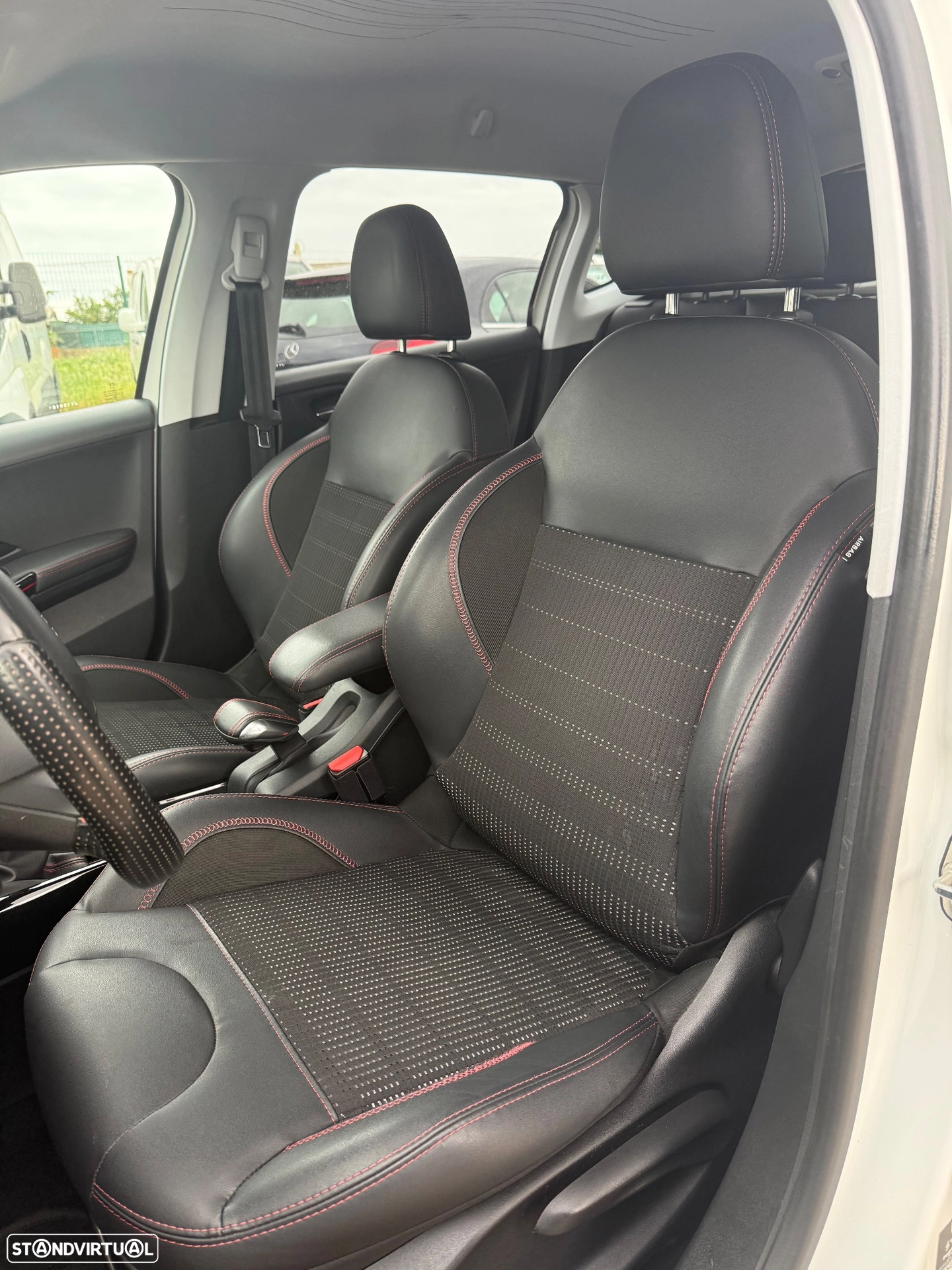 PEUGEOT PEUGEOT 2008 PureTech 130 Stop&Start GT-Line Edition (2018)