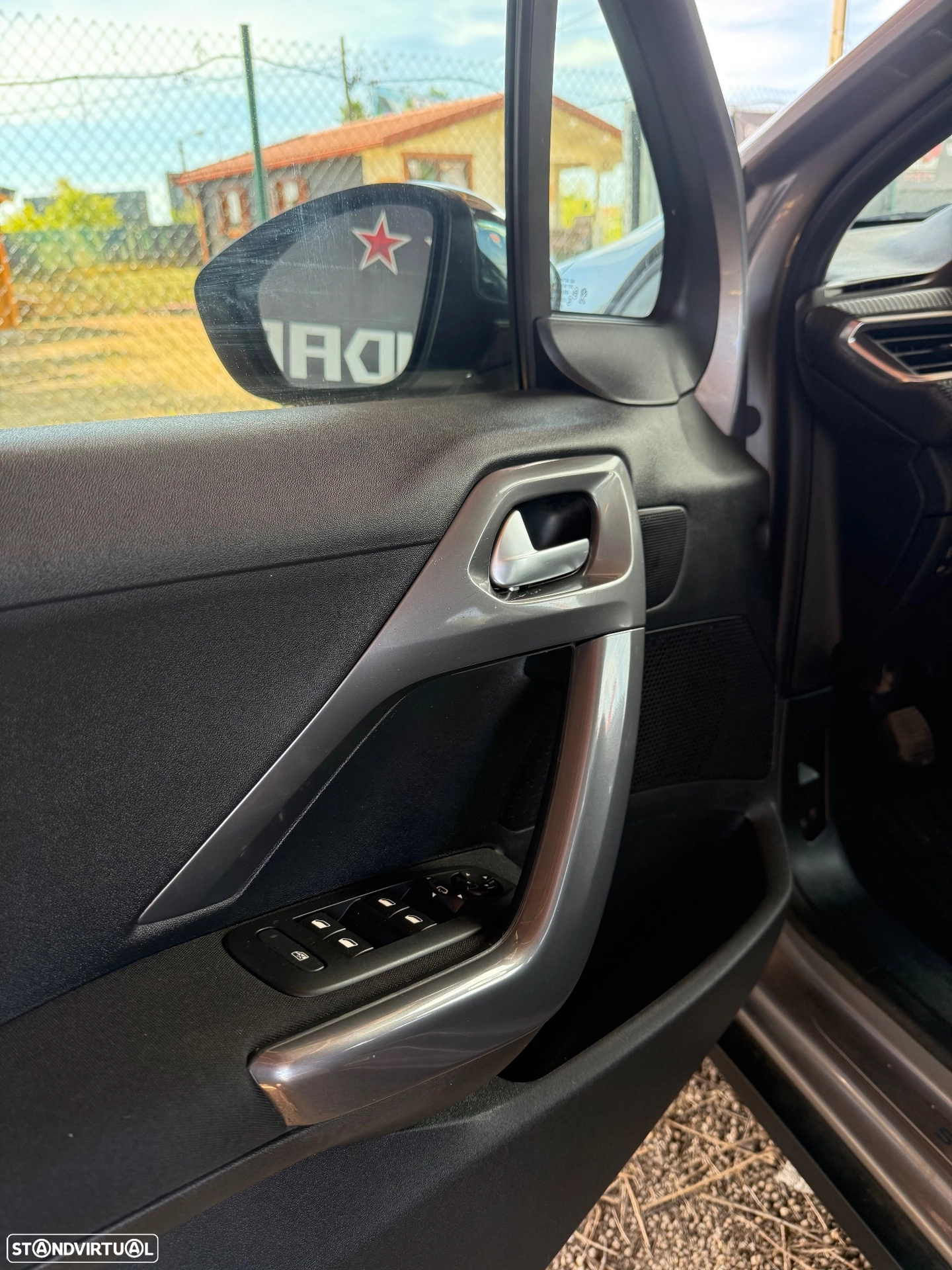 PEUGEOT PEUGEOT 2008 PureTech 82 Style (2019)