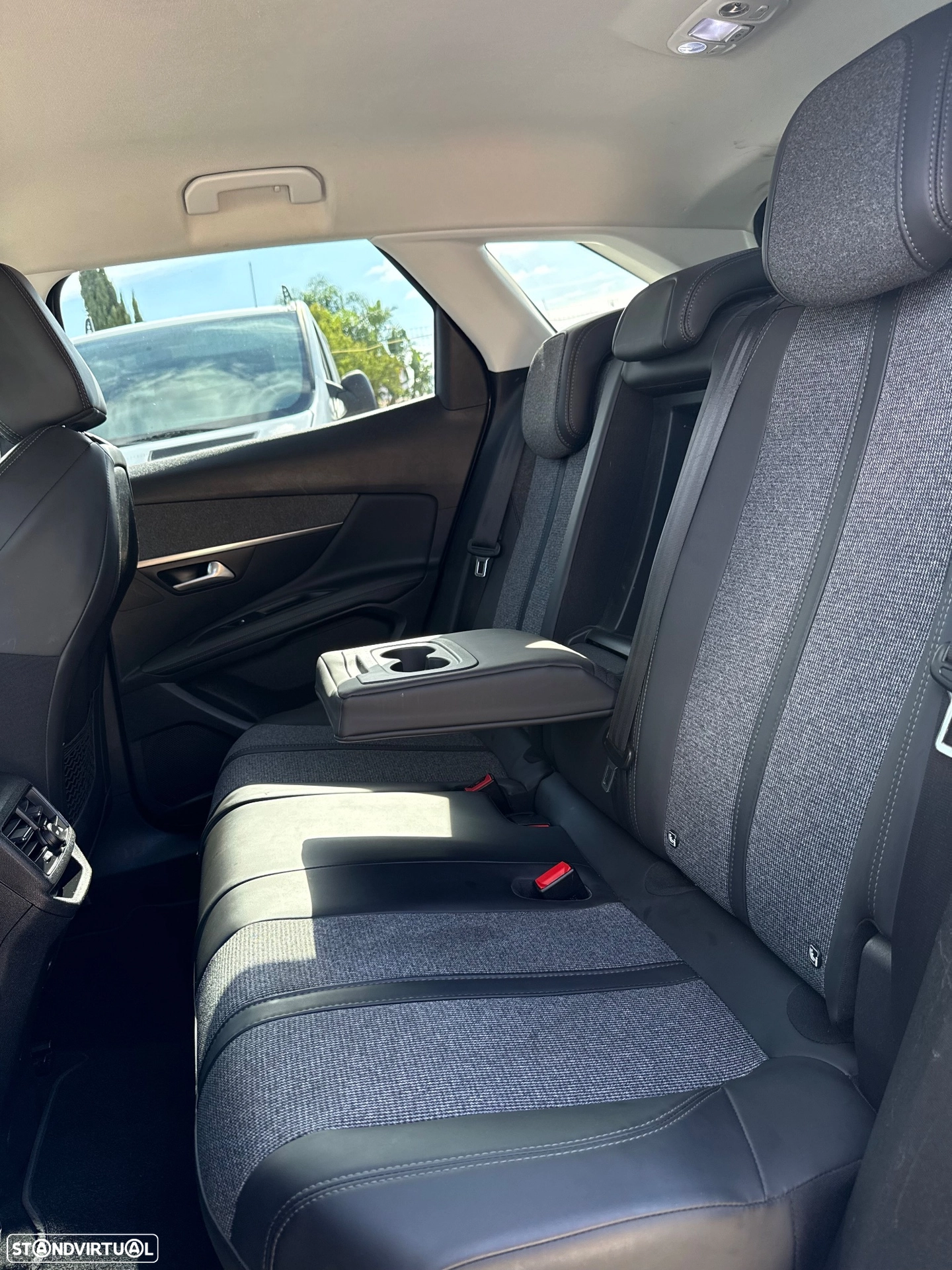 PEUGEOT PEUGEOT 3008 PureTech 130 Stop & Start GPF EAT8 Allure (2017)