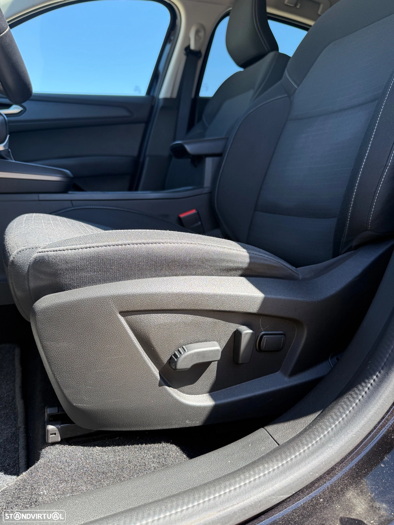 RENAULT RENAULT Arkana 1.6 E-Tech Business (2021)