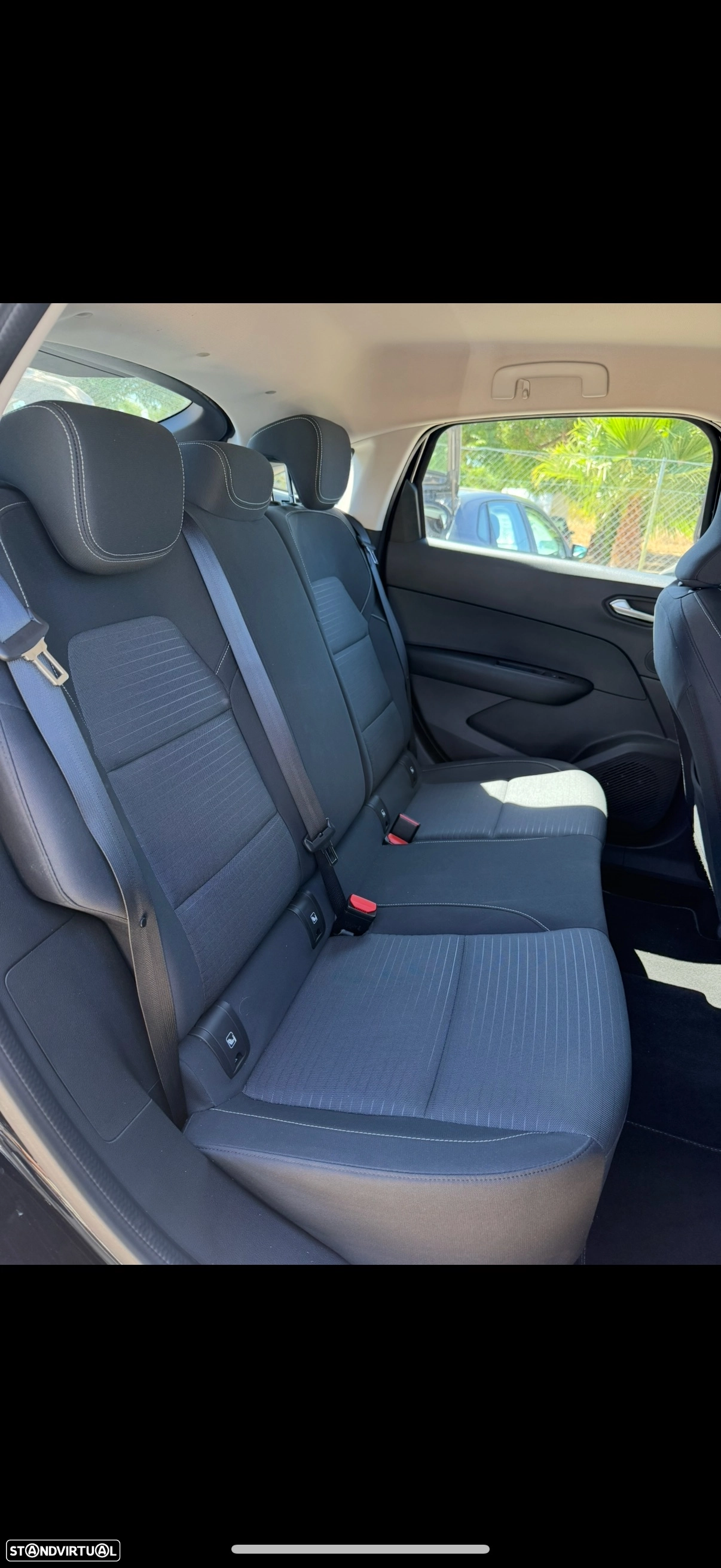RENAULT RENAULT Arkana 1.6 E-Tech Business (2021)