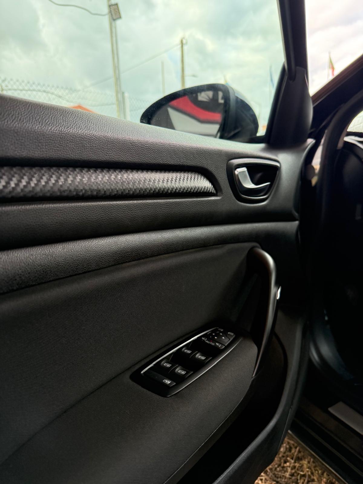 RENAULT RENAULT Megane 1.5 DCI Preto Pérola (2020)