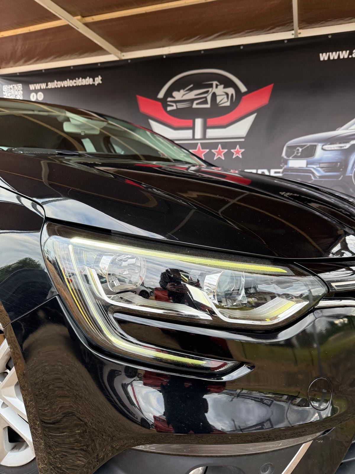 RENAULT RENAULT Megane 1.5 DCI Preto Pérola (2020)