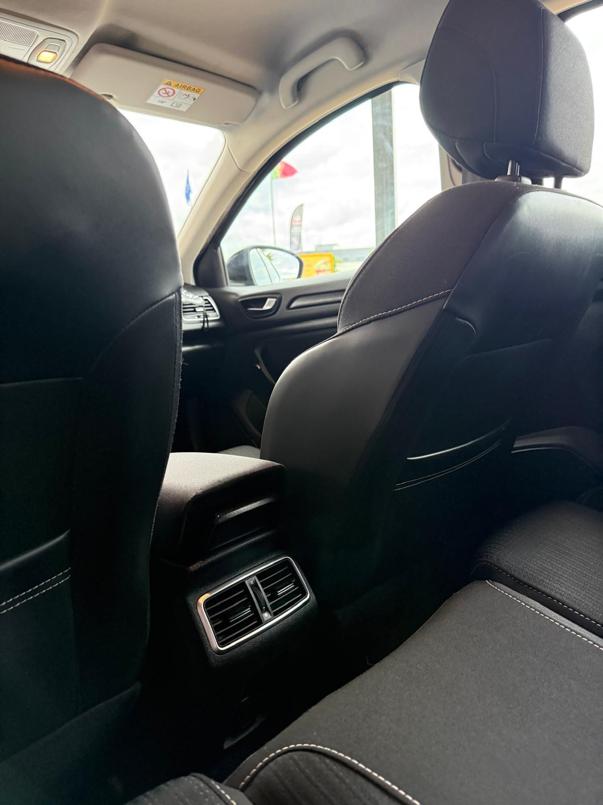 RENAULT RENAULT Megane 1.5 DCI Preto Pérola (2020)