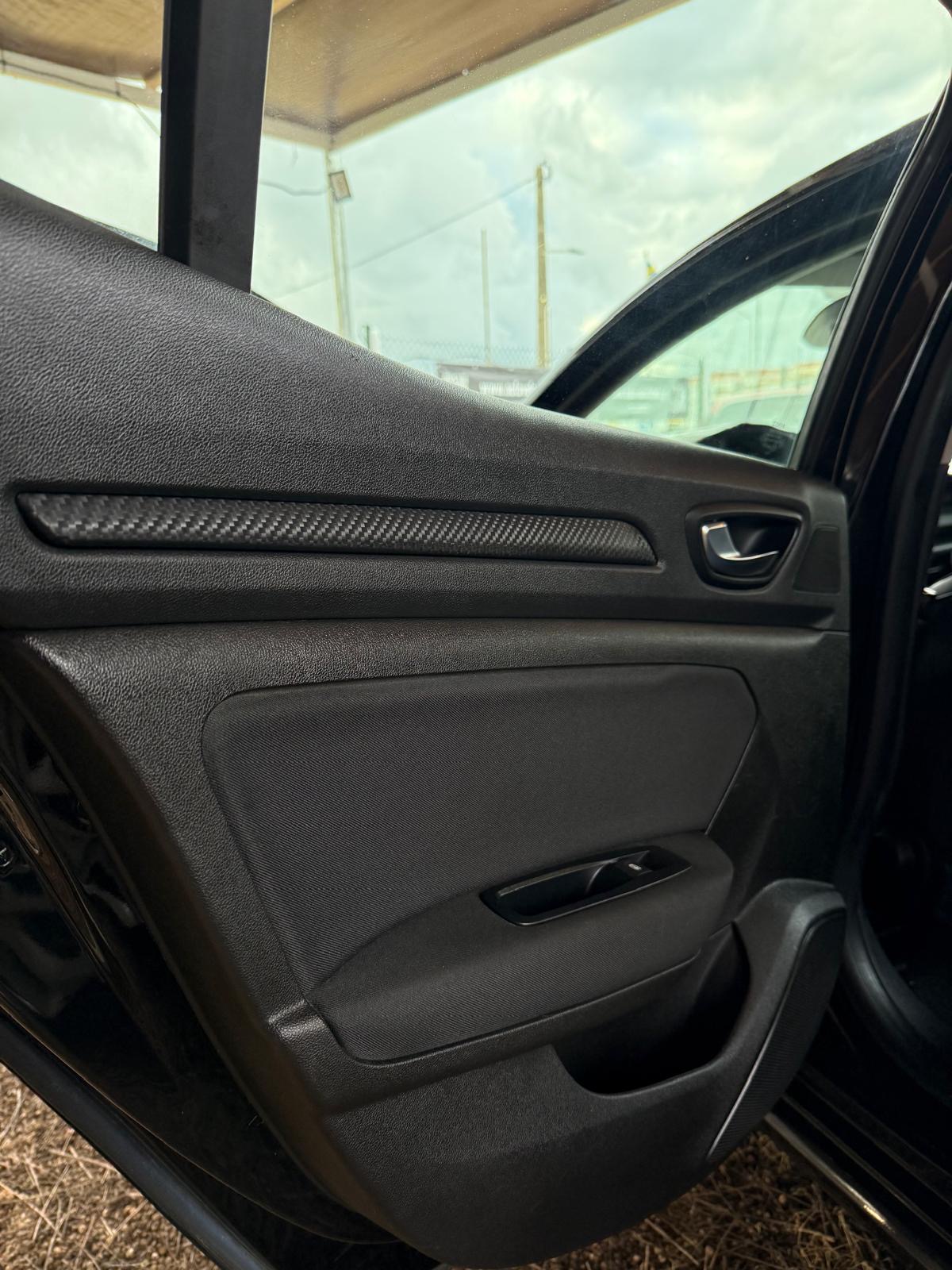 RENAULT RENAULT Megane 1.5 DCI Preto Pérola (2020)