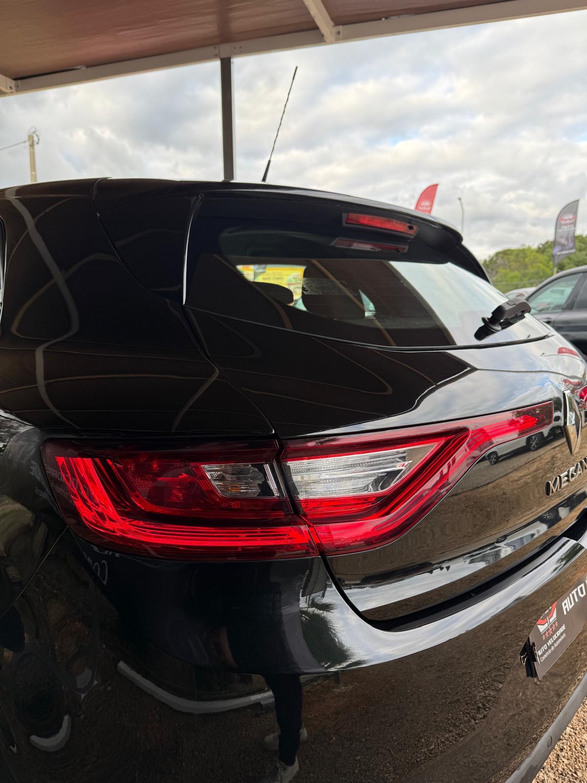 RENAULT RENAULT Megane 1.5 DCI Preto Pérola (2020)