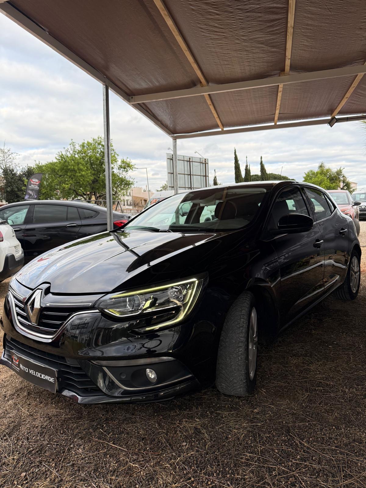 RENAULT RENAULT Megane 1.5 DCI Preto Pérola (2020)