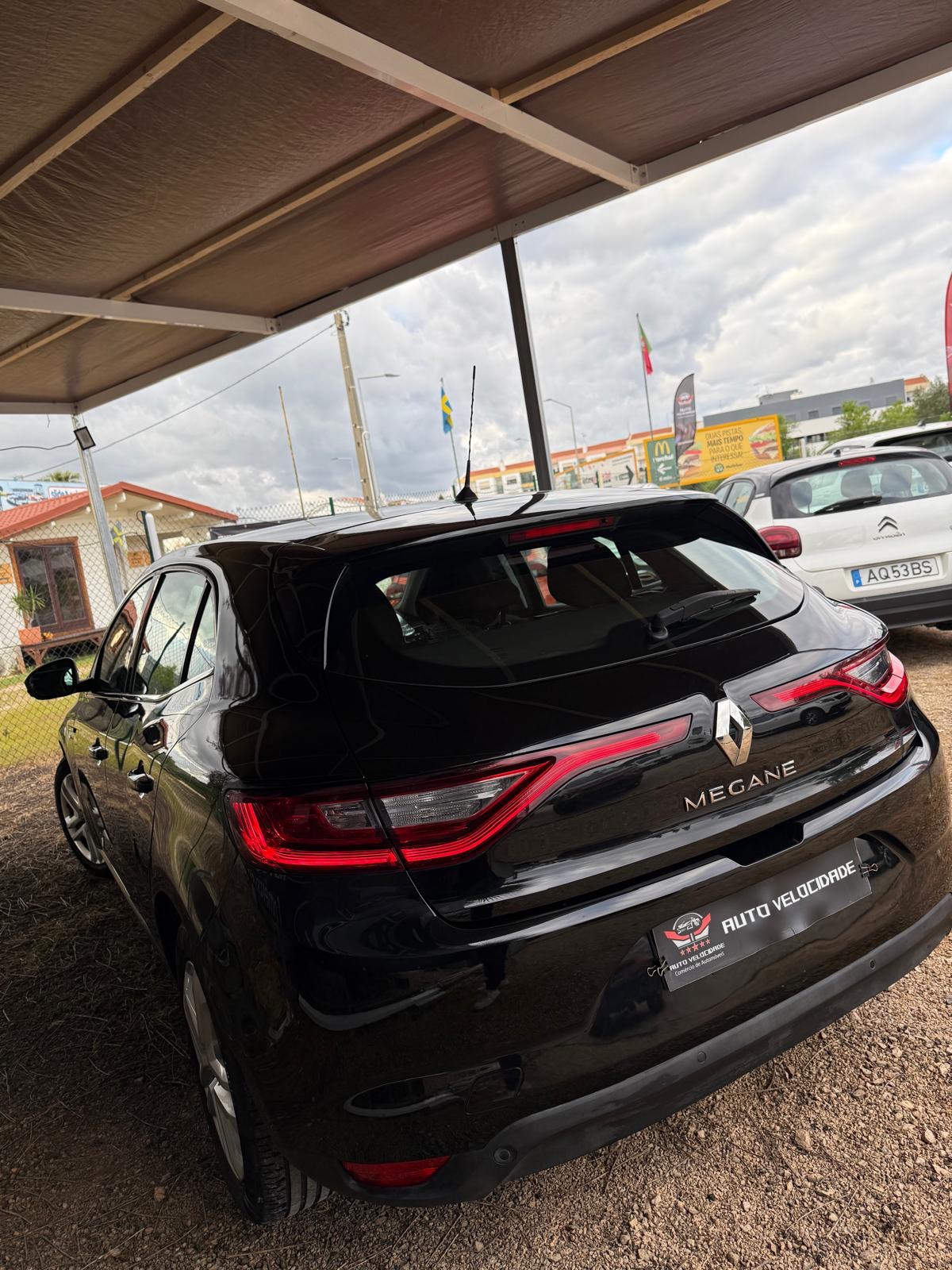 RENAULT RENAULT Megane 1.5 DCI Preto Pérola (2020)