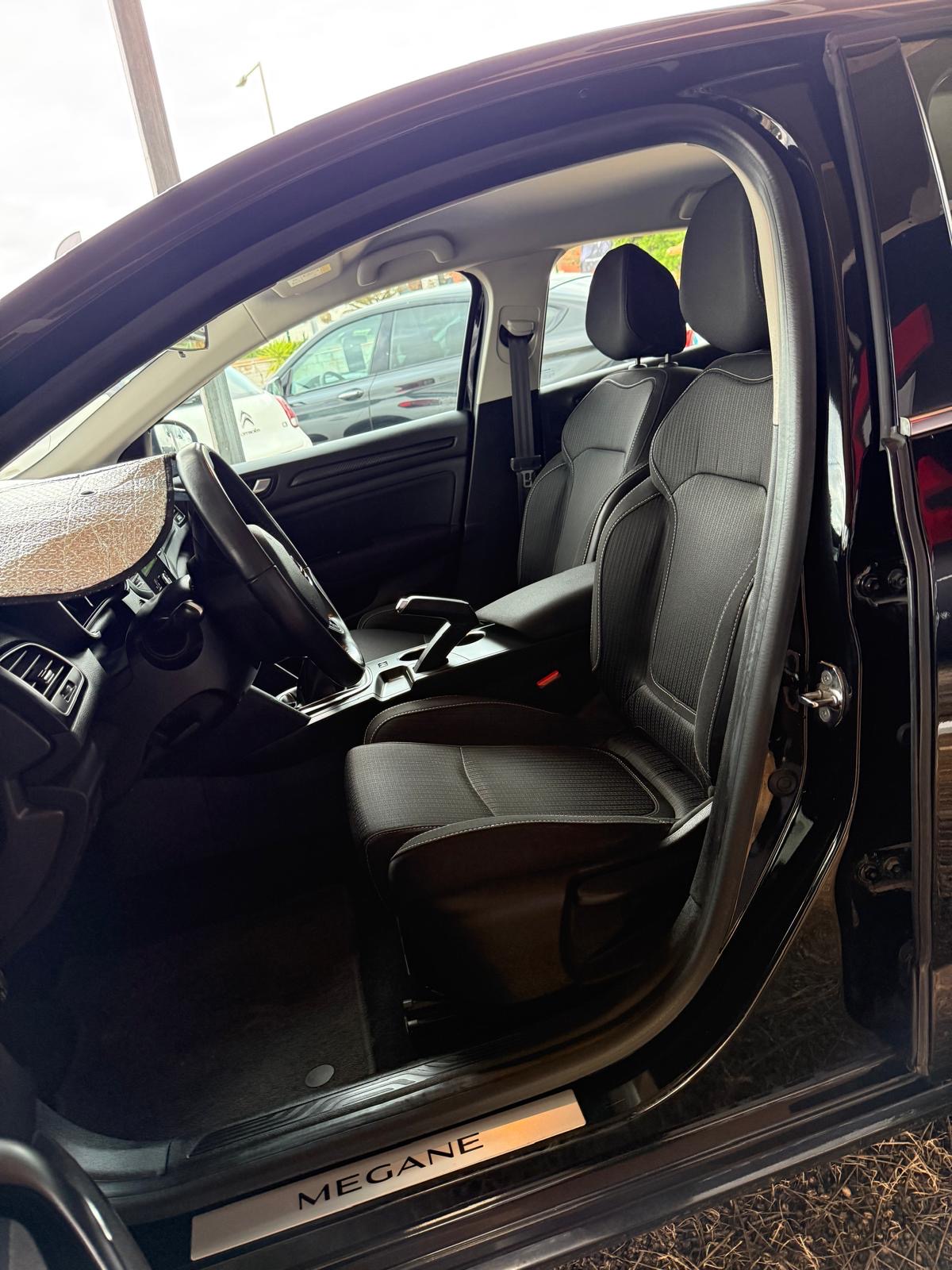 RENAULT RENAULT Megane 1.5 DCI Preto Pérola (2020)