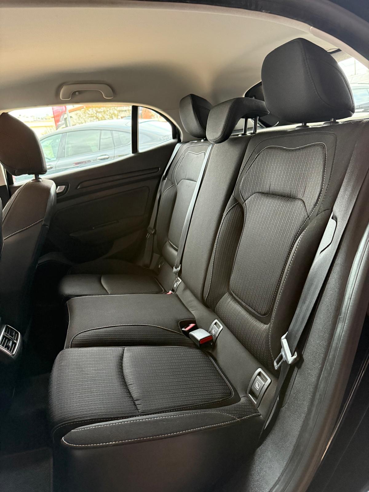 RENAULT RENAULT Megane 1.5 DCI Preto Pérola (2020)