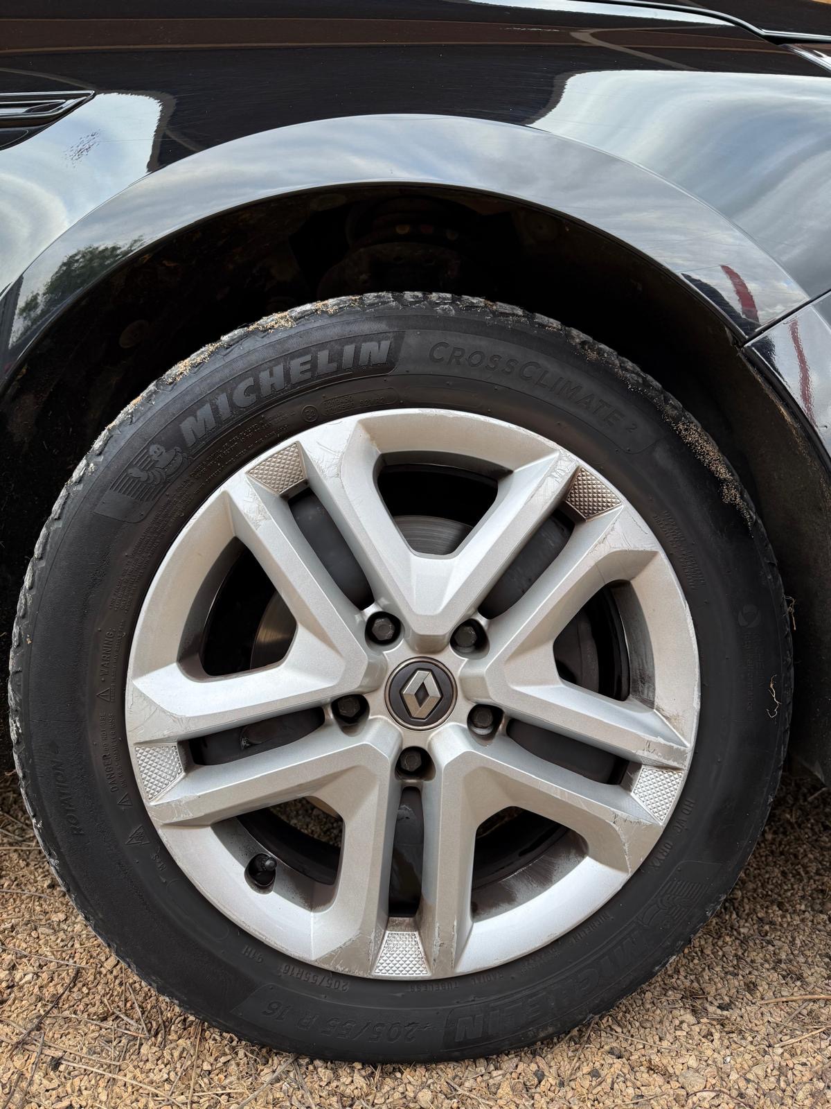 RENAULT RENAULT Megane 1.5 DCI Preto Pérola (2020)